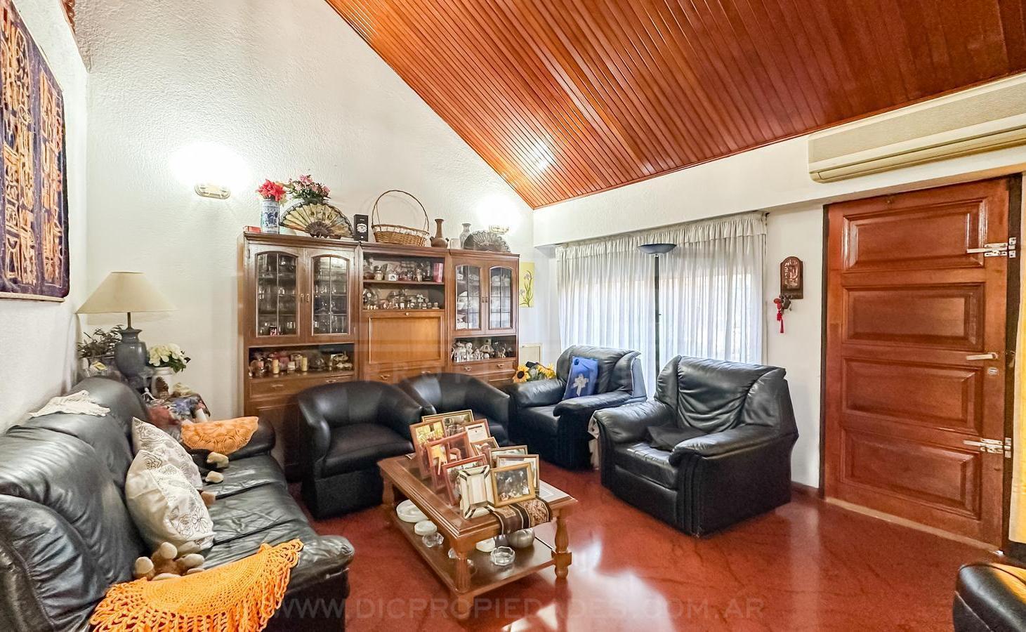 Foto de Casa 3 Dormitorios Venta - Martinez, imagen 2