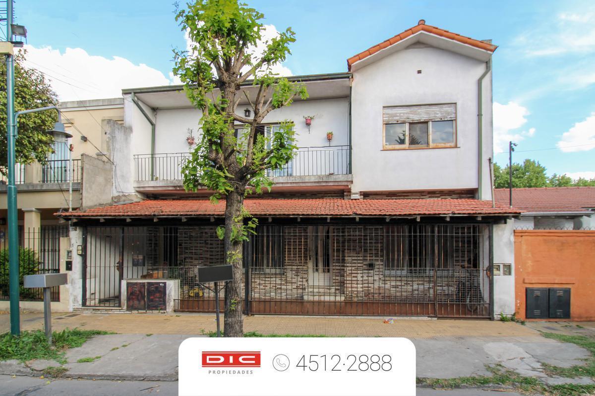Foto de PH 4 ambientes Venta - Martinez, imagen 1