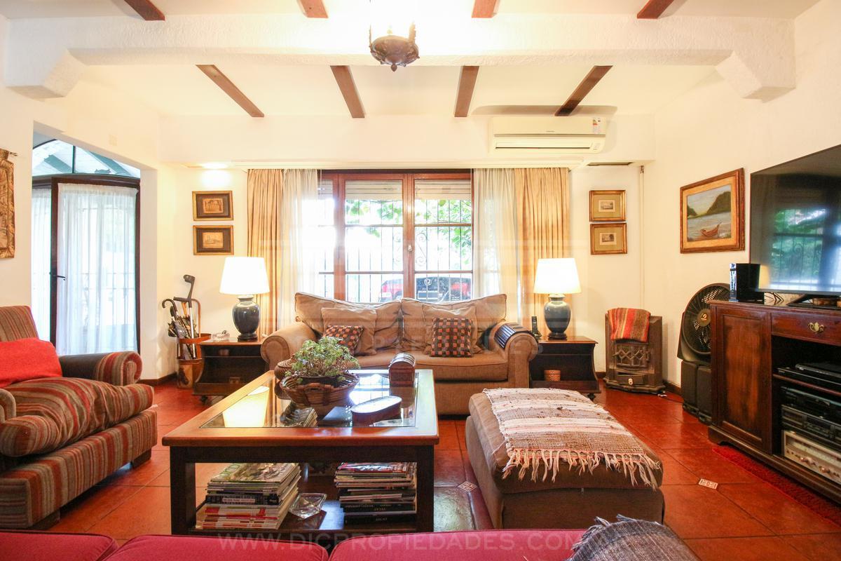 Foto de Chalet 4 ambientes Venta - Martinez-Vias/Santa Fe, imagen 2