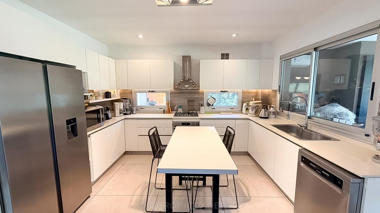 Foto de Casa 2 dormitorios Venta - Barrio El Cazador, imagen 2
