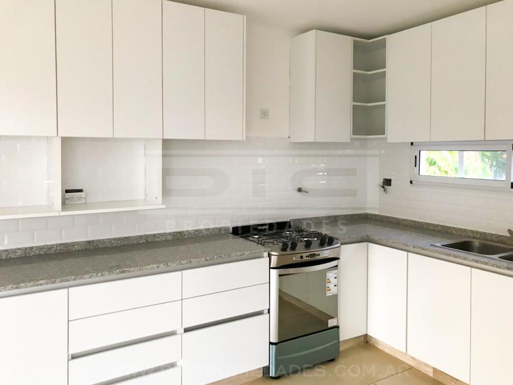 Foto de Casa 4 dormitorios Venta - Vistas, imagen 2