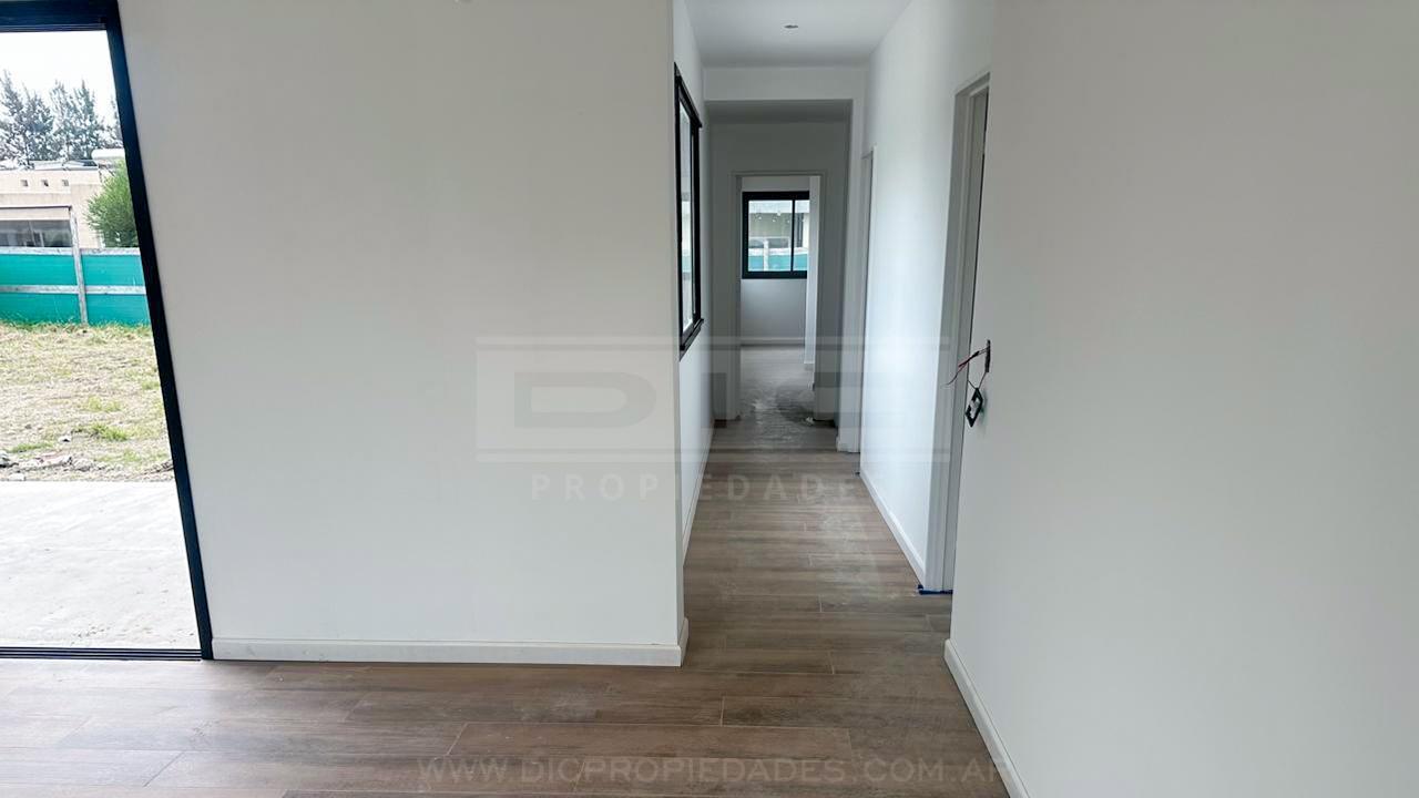 Foto de Casa 3 dormitorios Venta - Ingeniero Maschwitz, imagen 2