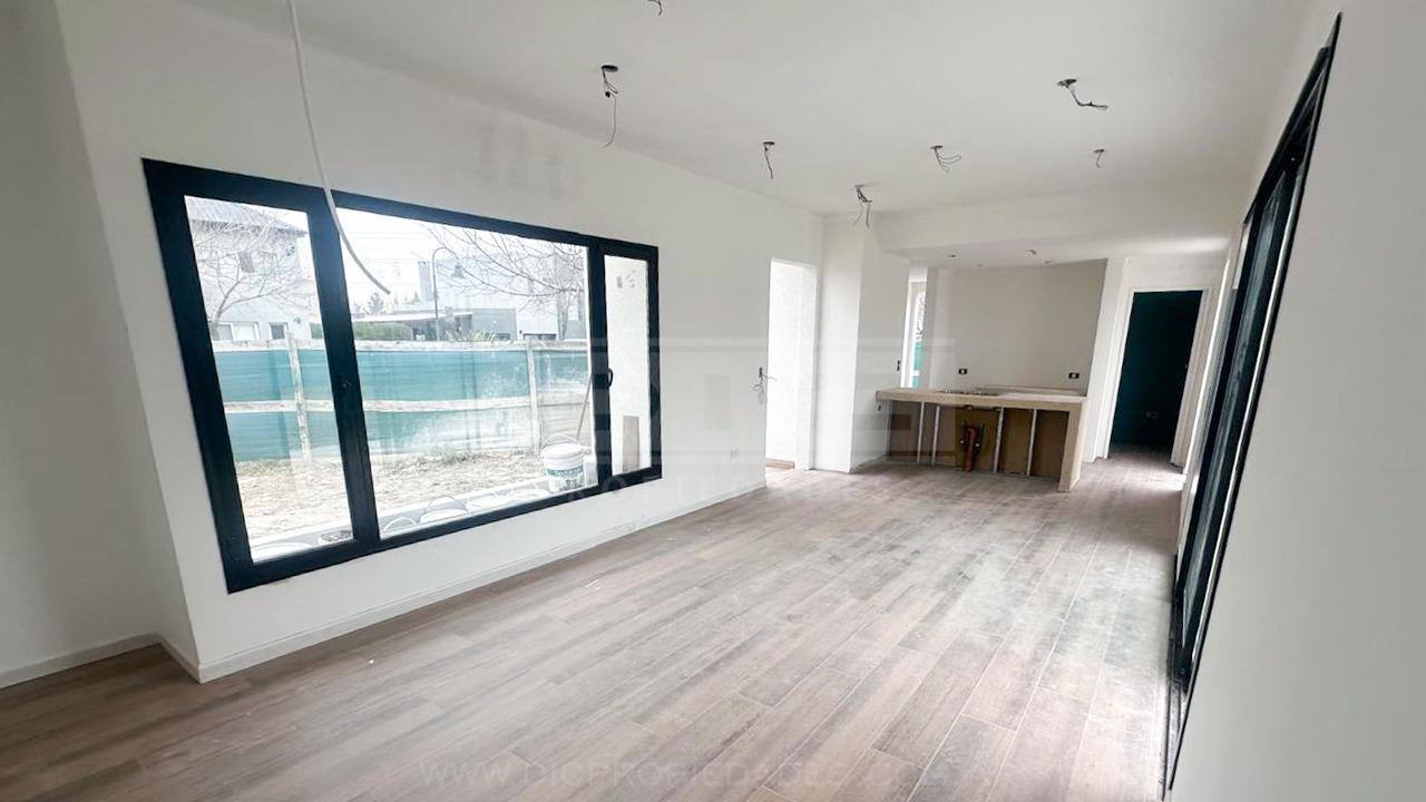 Foto de Casa 3 dormitorios Venta - Ingeniero Maschwitz, imagen 4