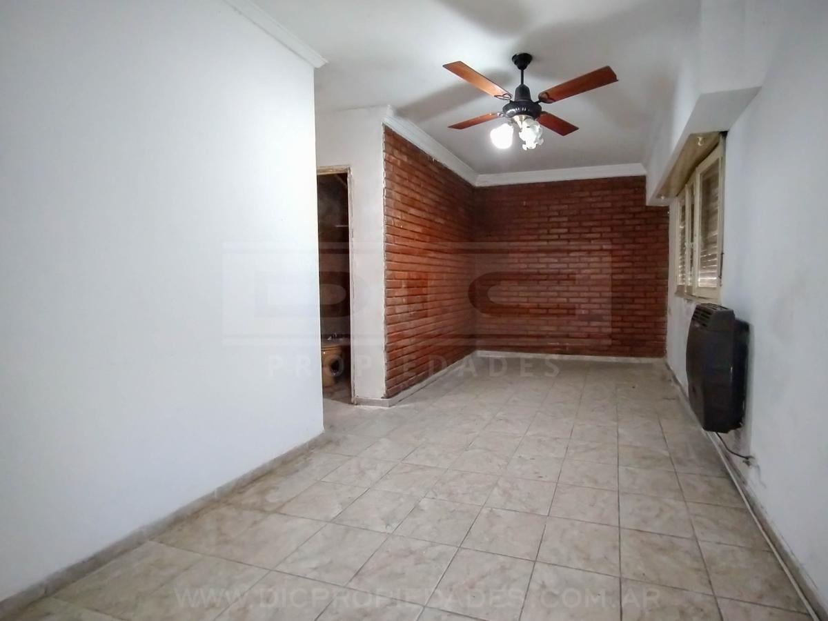Foto de Ph 2 ambientes en venta con patio sin expensas ubicado en Olivos, imagen 1
