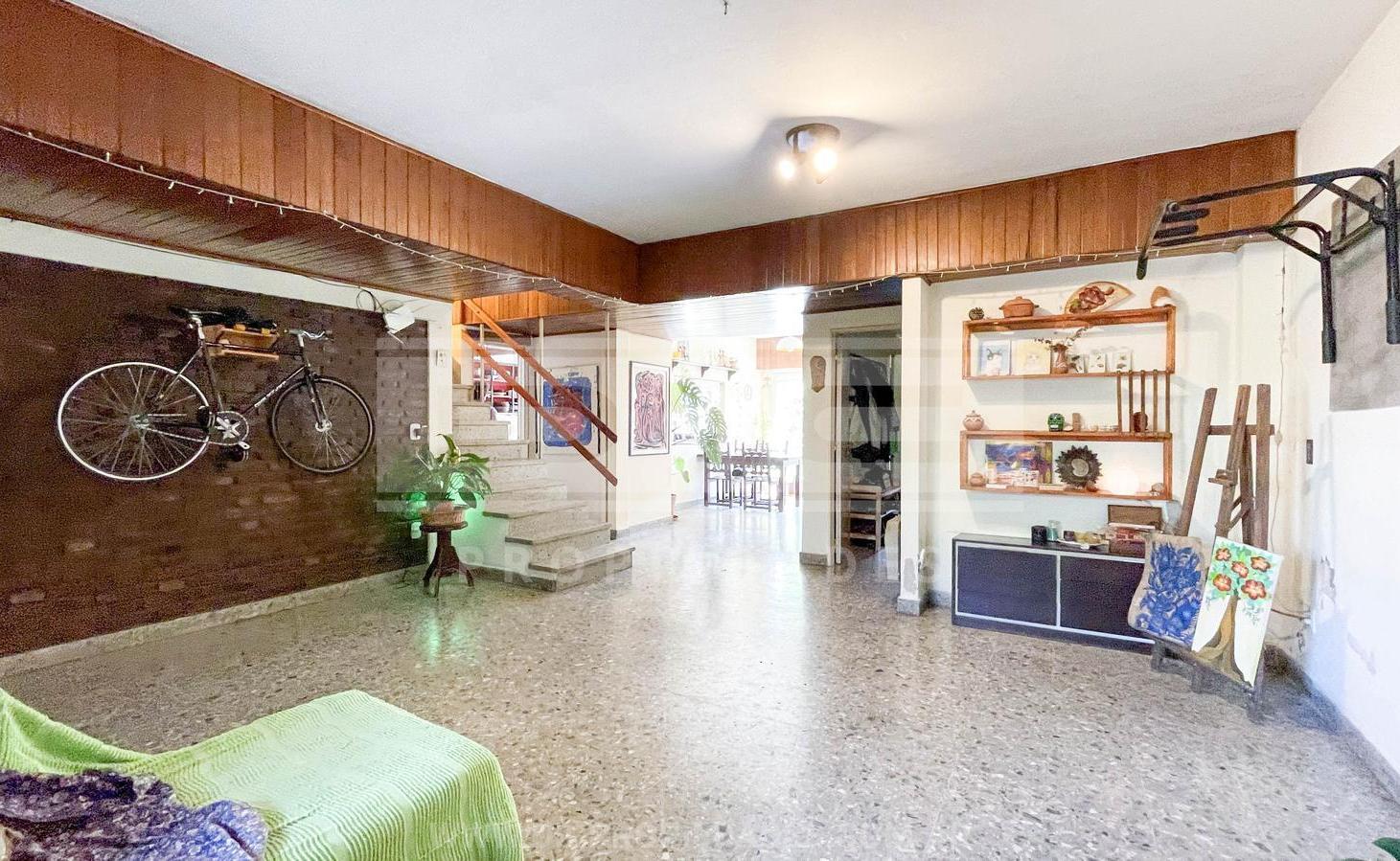 Foto de Chalet 4 dormitorios Venta - Olivos-Roche, imagen 4