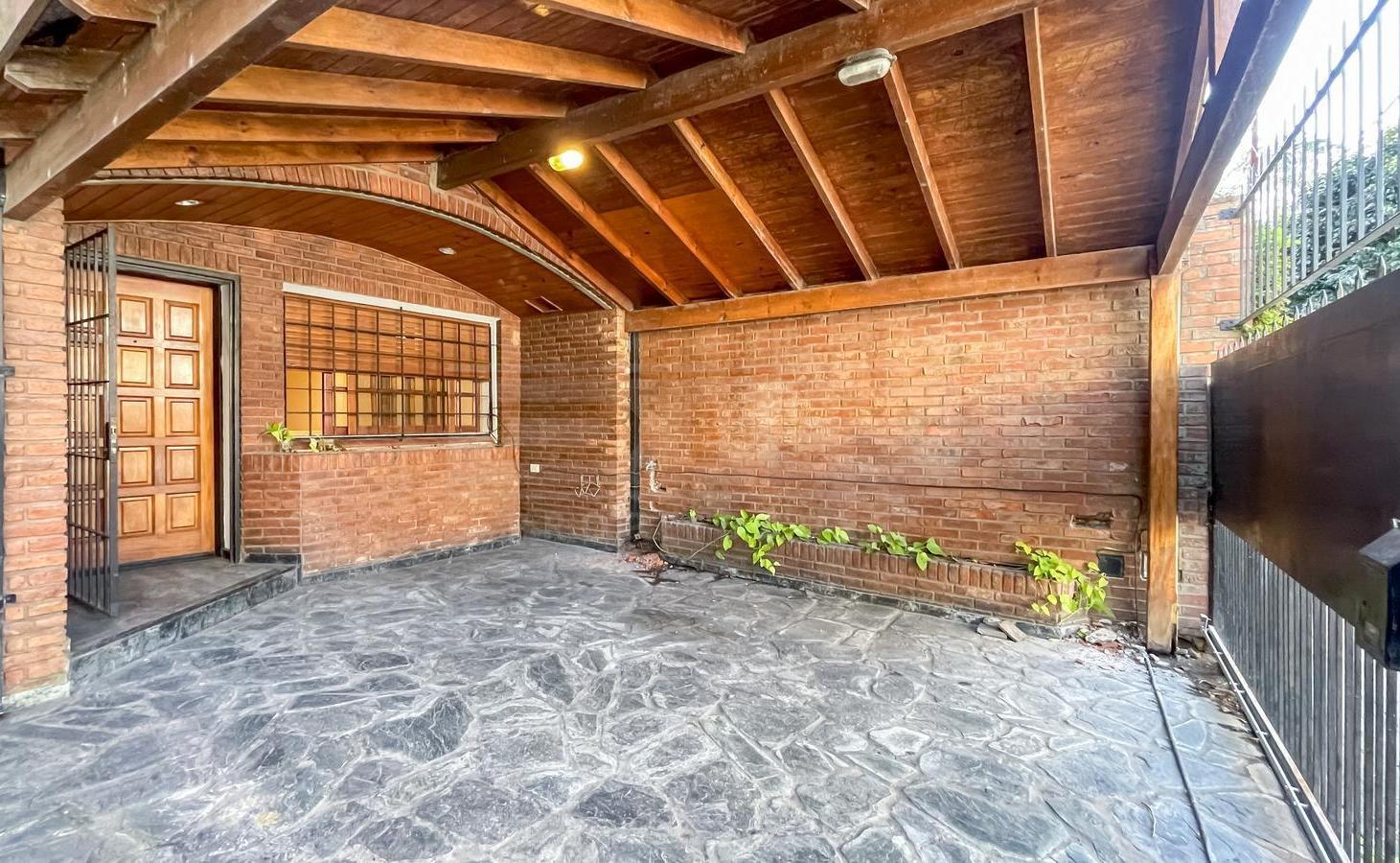 Foto de Chalet 3 dormitorios Venta - Acassuso -Santa Fe/Fleming, imagen 4