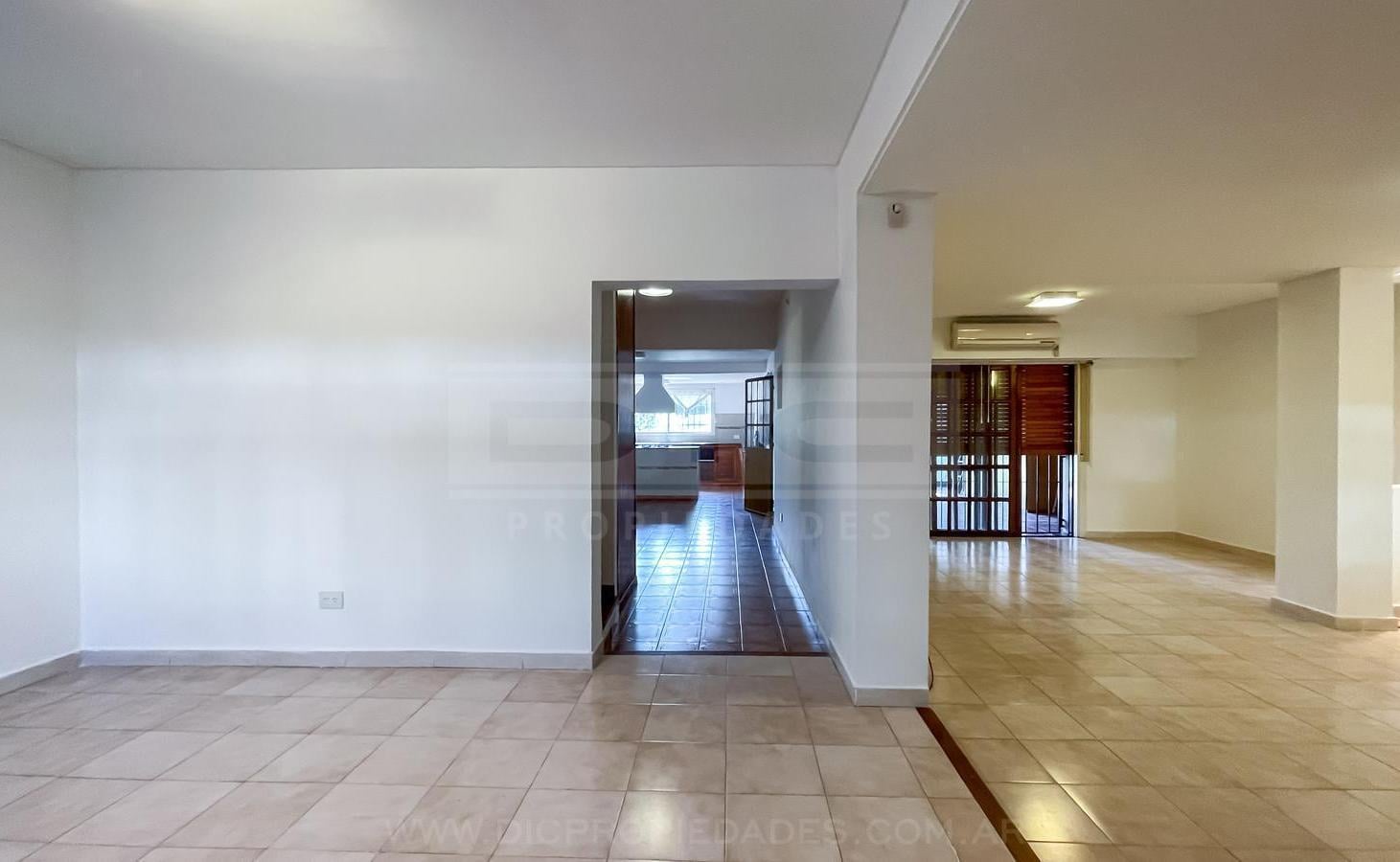 Foto de Chalet 3 dormitorios Venta - Acassuso -Santa Fe/Fleming, imagen 3