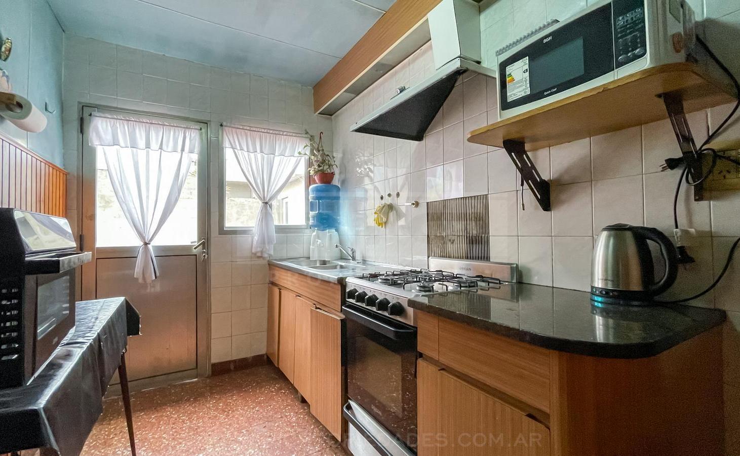 Foto de Casa multifamiliar 7 ambientes - Venta - Olivos-Maipu/Uzal, imagen 4