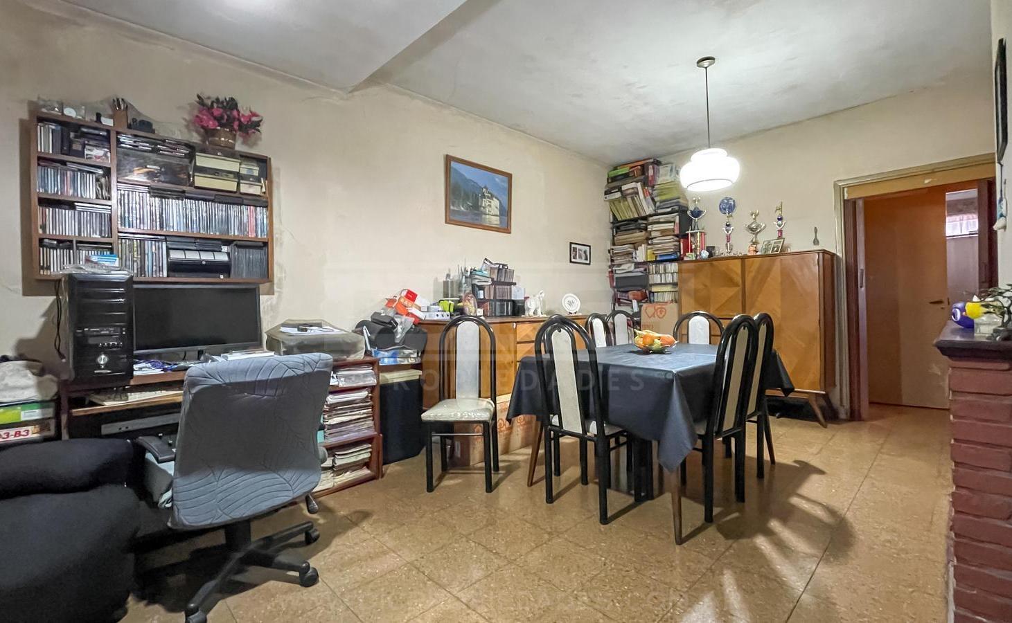 Foto de Casa multifamiliar 7 ambientes - Venta - Olivos-Maipu/Uzal, imagen 2