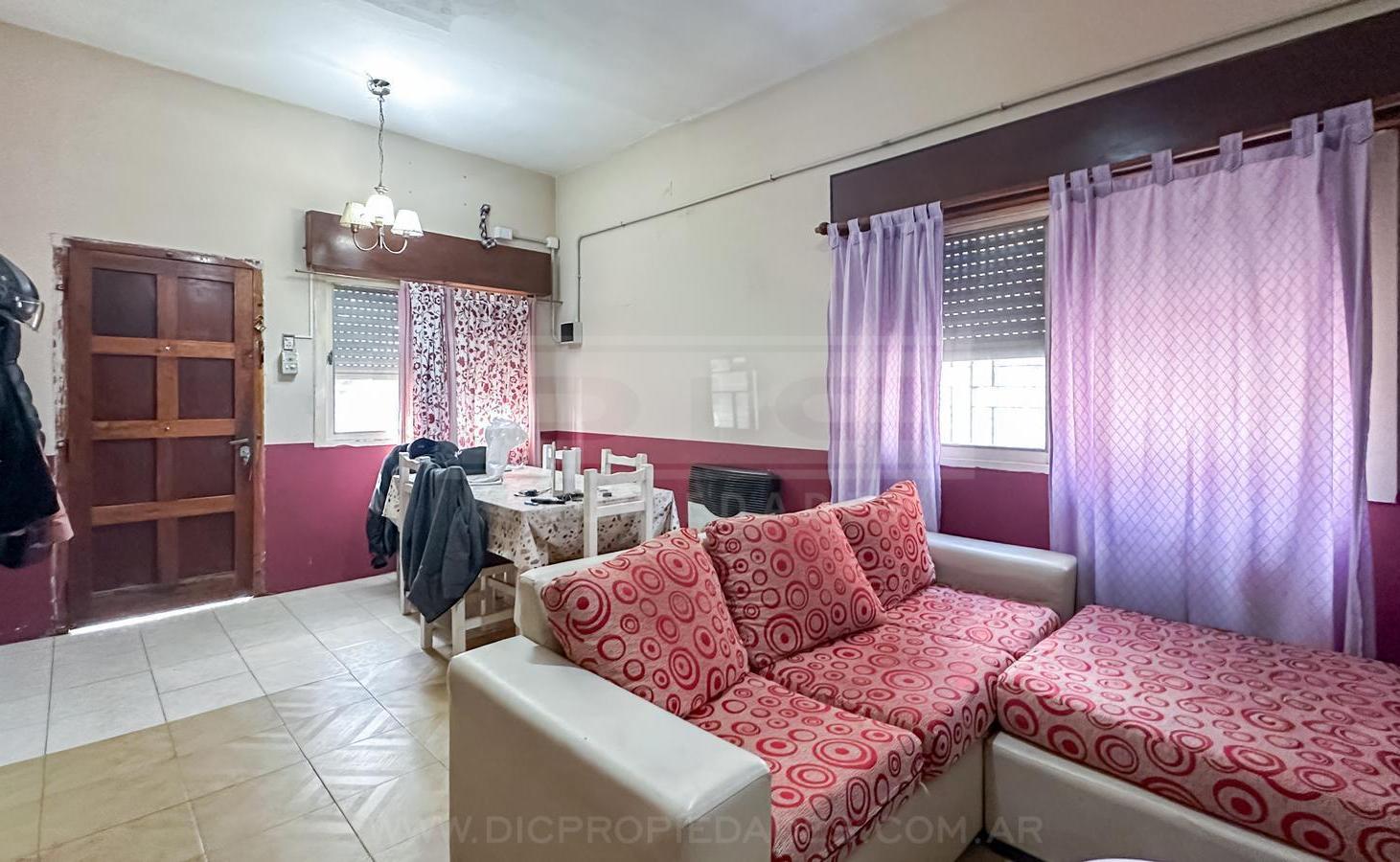 Foto de Casa 4 dormitorios Venta - Don Torcuato, imagen 2