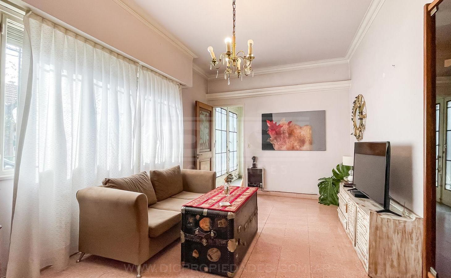 Foto de Chalet 4 dormitorios Venta - Florida Oeste, imagen 2