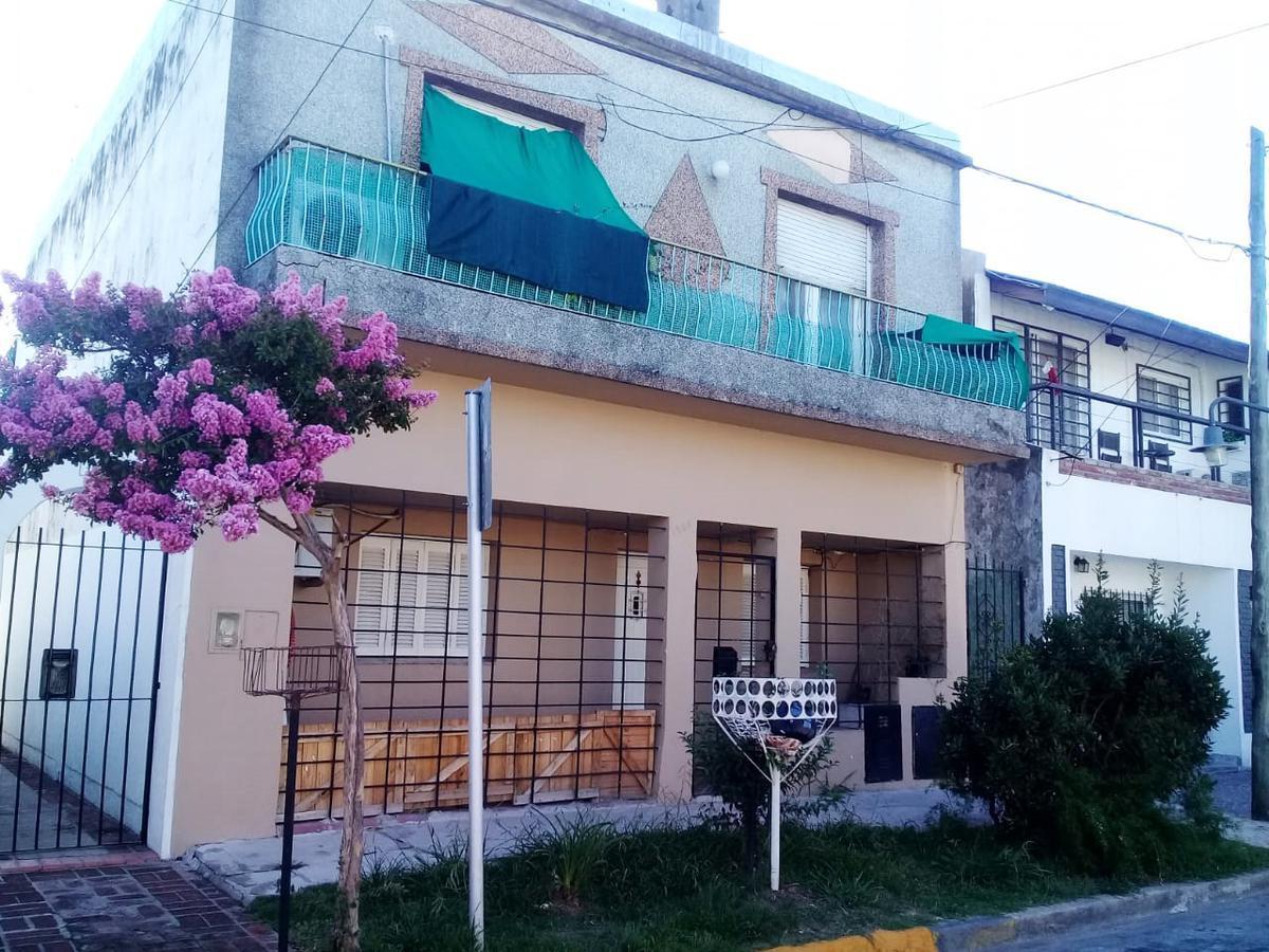 Foto de lote de 8.66x34.64 c/2 unidades de 3 amb y jardin en beccar, imagen 3