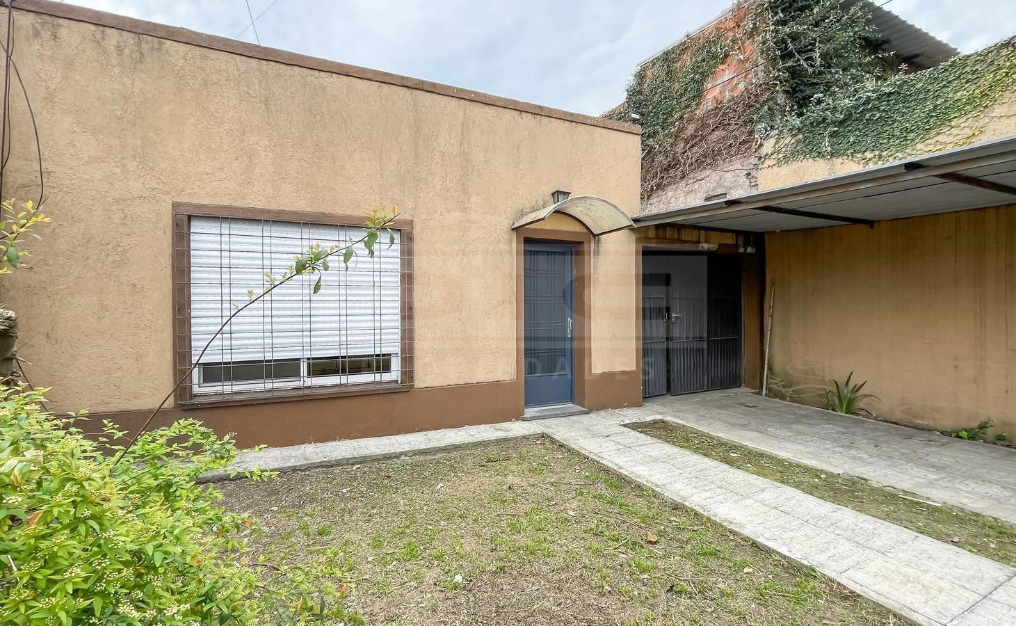 Foto de Casa 4 dormitorios Venta - Munro, imagen 1
