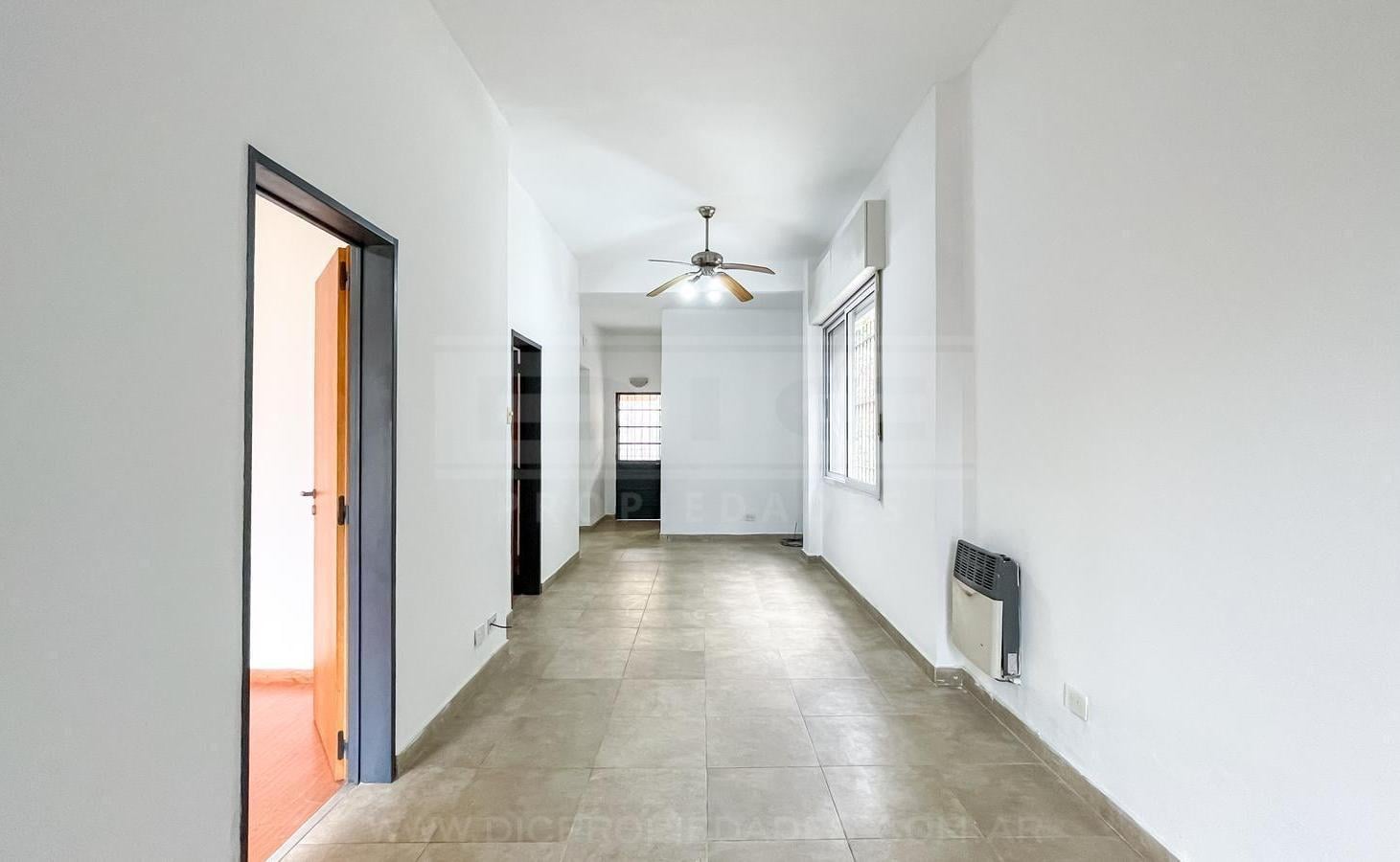 Foto de Casa 4 dormitorios Venta - Munro, imagen 3