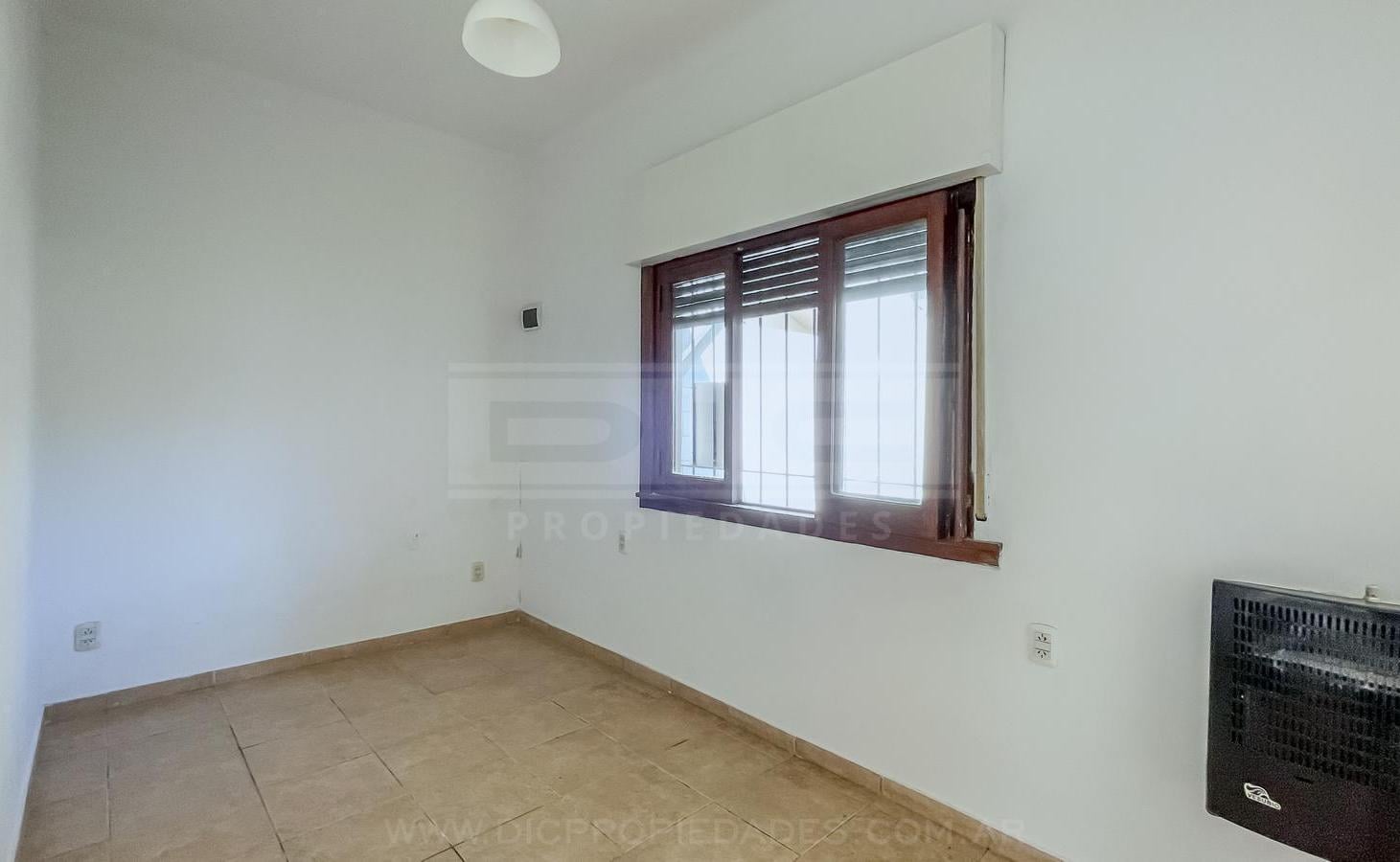 Foto de Casa 2 dormitorios Venta - Munro, imagen 3