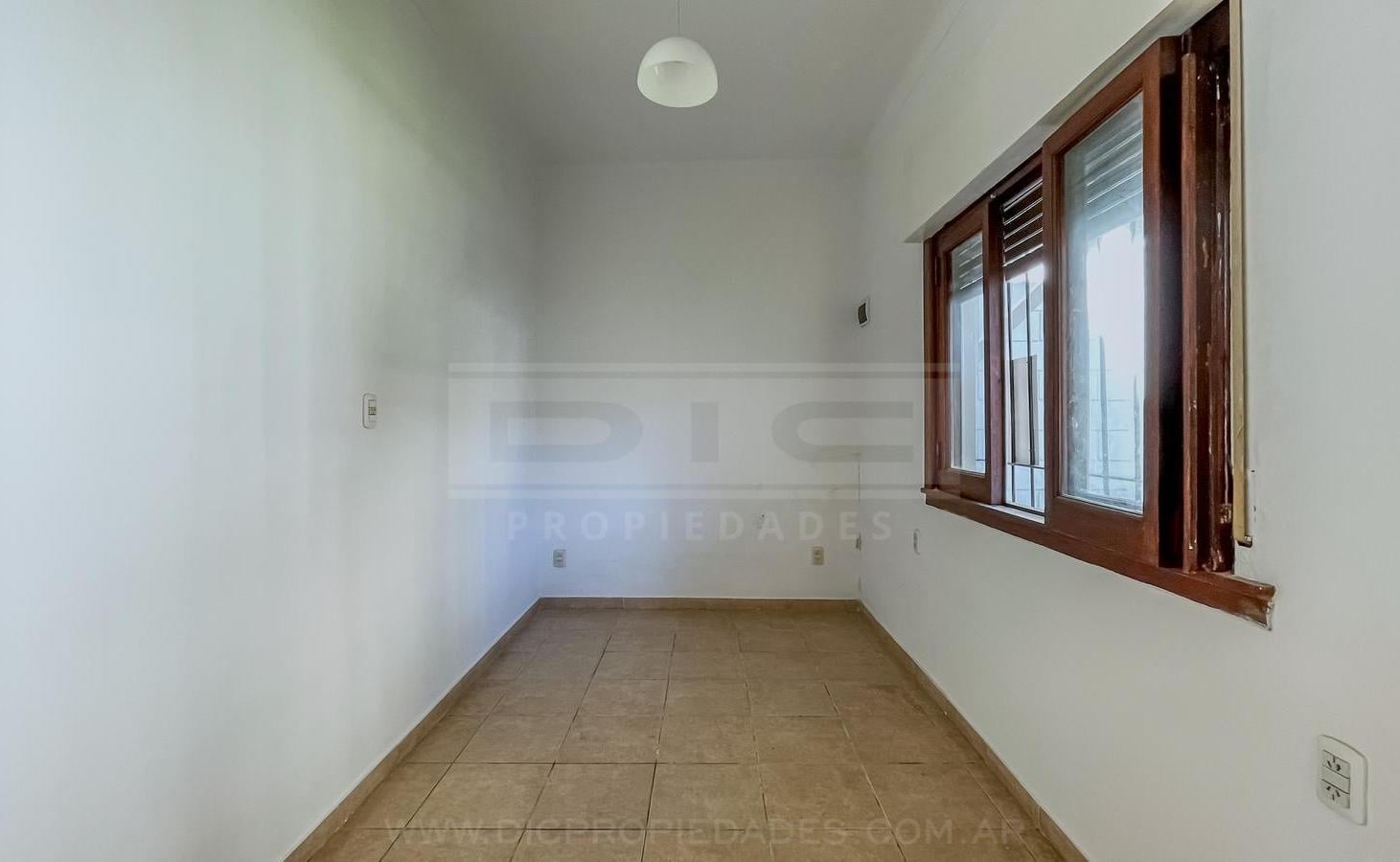 Foto de Casa 2 dormitorios Venta - Munro, imagen 2