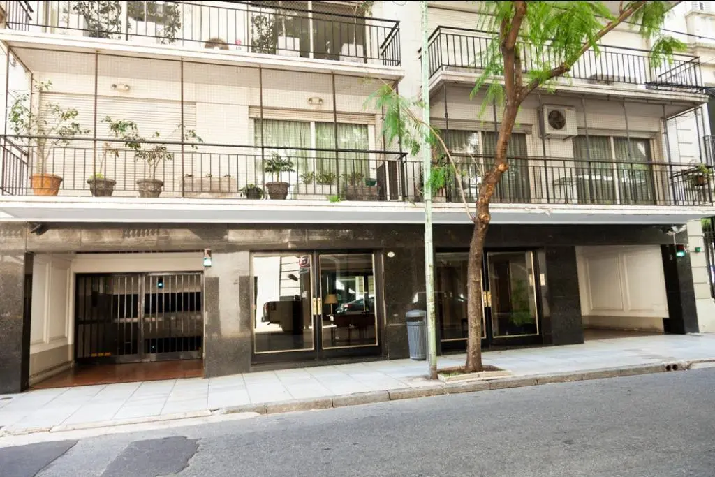 EXCELENTE DEPARTAMENTO DE TRES DORMITORIOS CON COCHERA Y SEGURIDAD 4