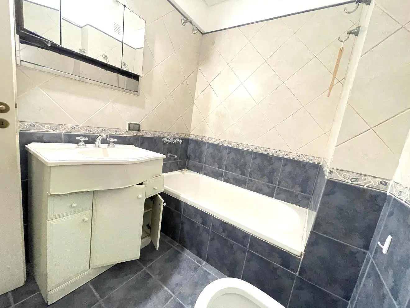 VENTA Recoleta Dos domitorios y dep COCHERA 5