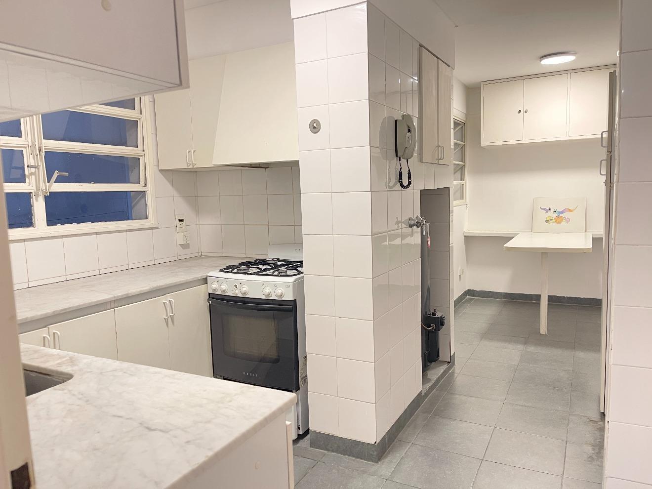 Foto de VENTA Recoleta Dos domitorios y dep COCHERA, imagen 4