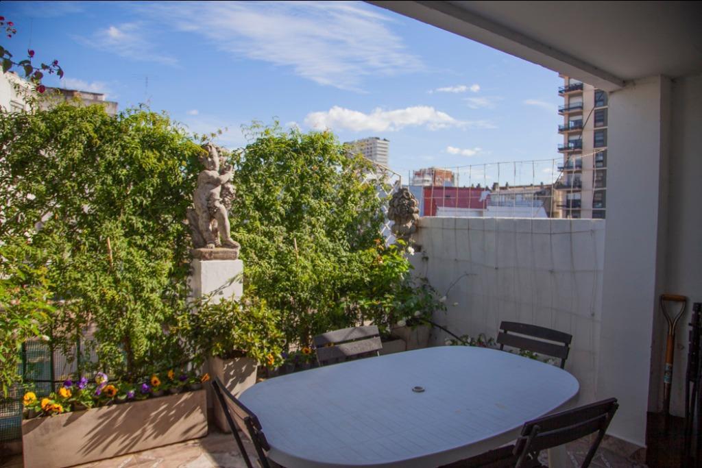 Foto de EXCELENTE DEPARTAMENTO DE TRES DORMITORIOS CON COCHERA Y SEGURIDAD, imagen 1