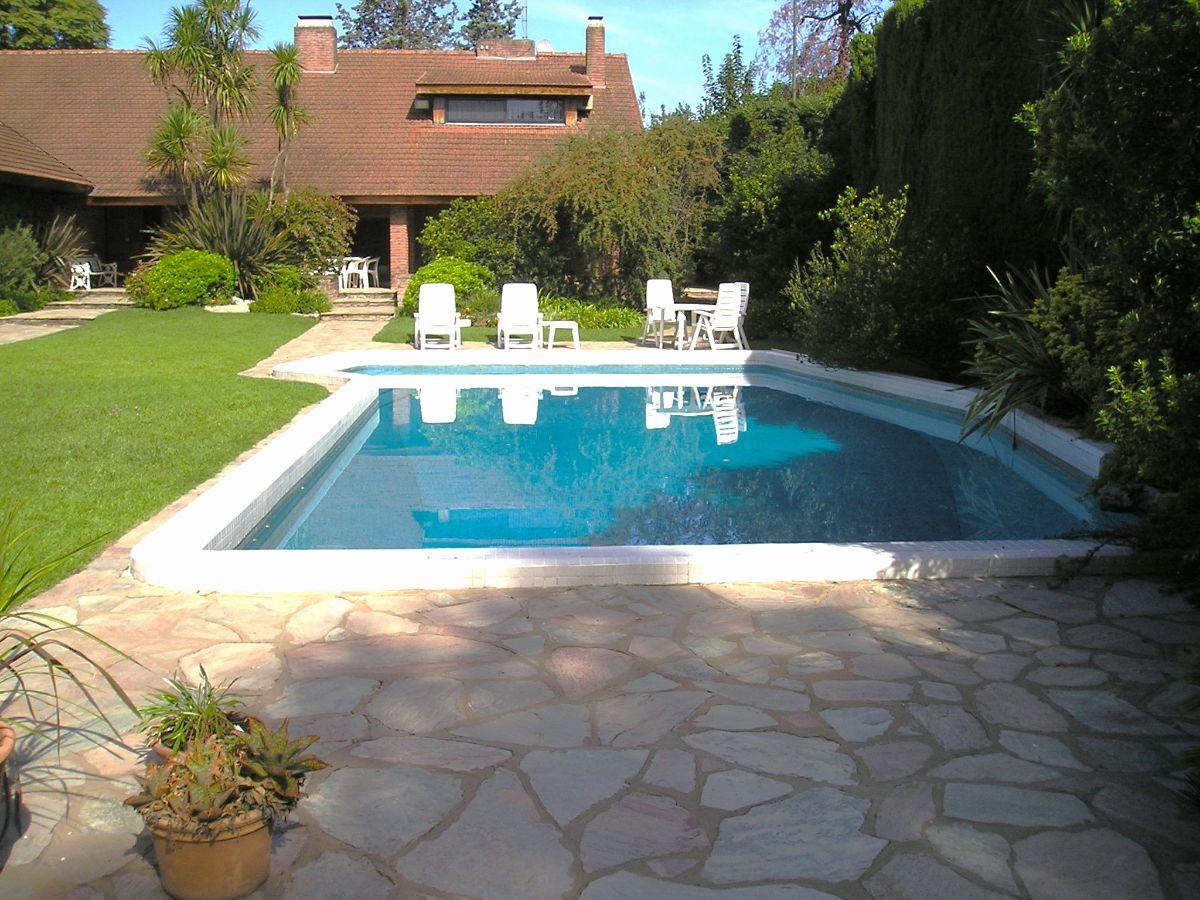 Foto de CASA CLASICA EN VENTA ZONA JOCKEY LOMAS DE SAN ISIDRO JARDINAZOOOO, imagen 1