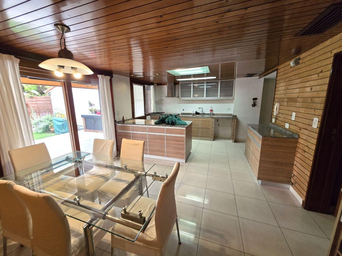 Foto de TOTALMENTE IMPECABLE CASA EN VENTA EN BARRIO DE LAS CARRERAS SAN ISIDRO, imagen 5