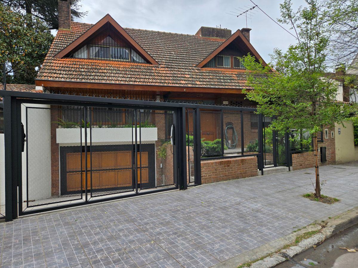 Foto de TOTALMENTE IMPECABLE CASA EN VENTA EN BARRIO DE LAS CARRERAS SAN ISIDRO, imagen 1