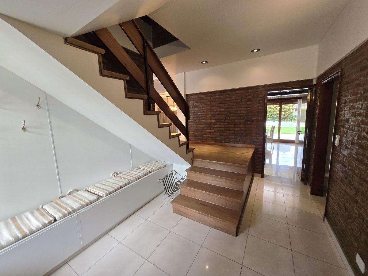 Foto de TOTALMENTE IMPECABLE CASA EN VENTA EN BARRIO DE LAS CARRERAS SAN ISIDRO, imagen 3