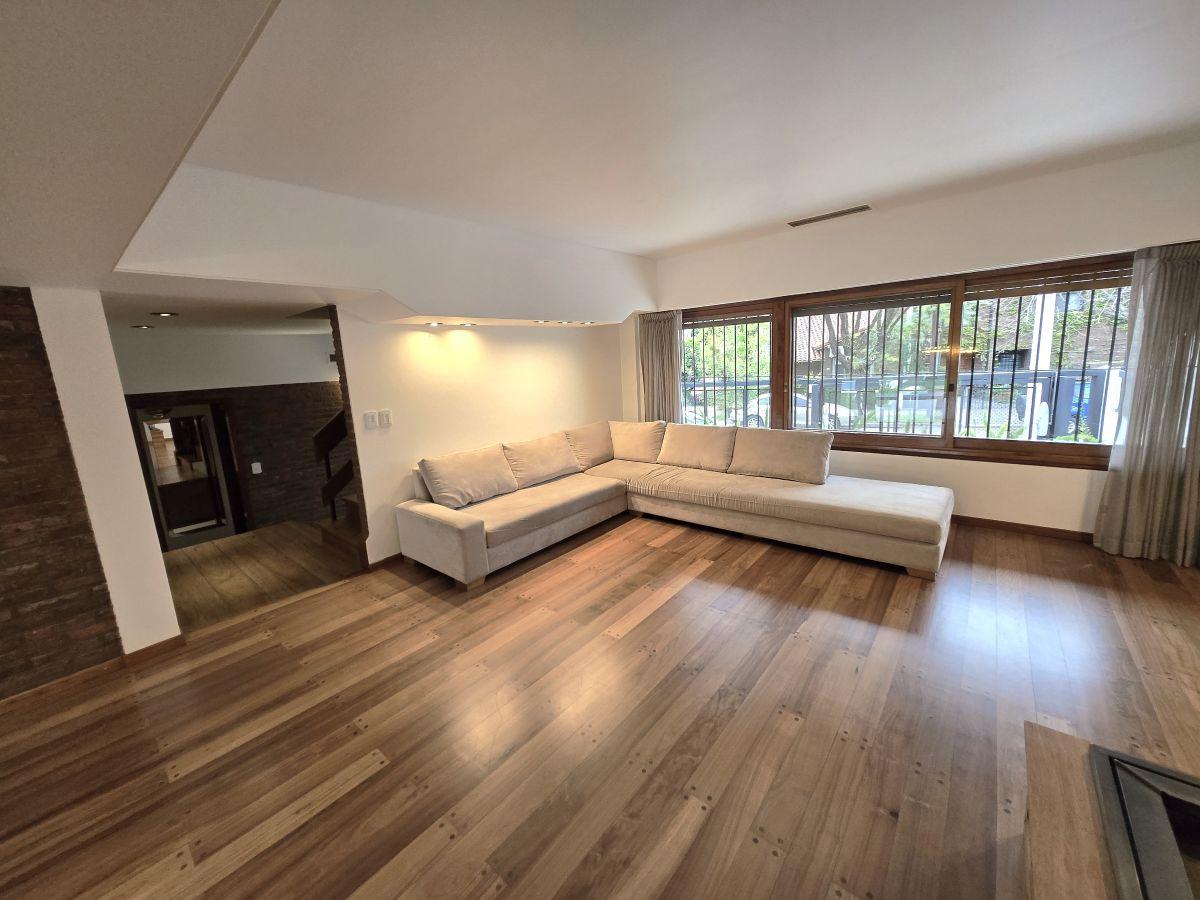 Foto de TOTALMENTE IMPECABLE CASA EN VENTA EN BARRIO DE LAS CARRERAS SAN ISIDRO, imagen 4