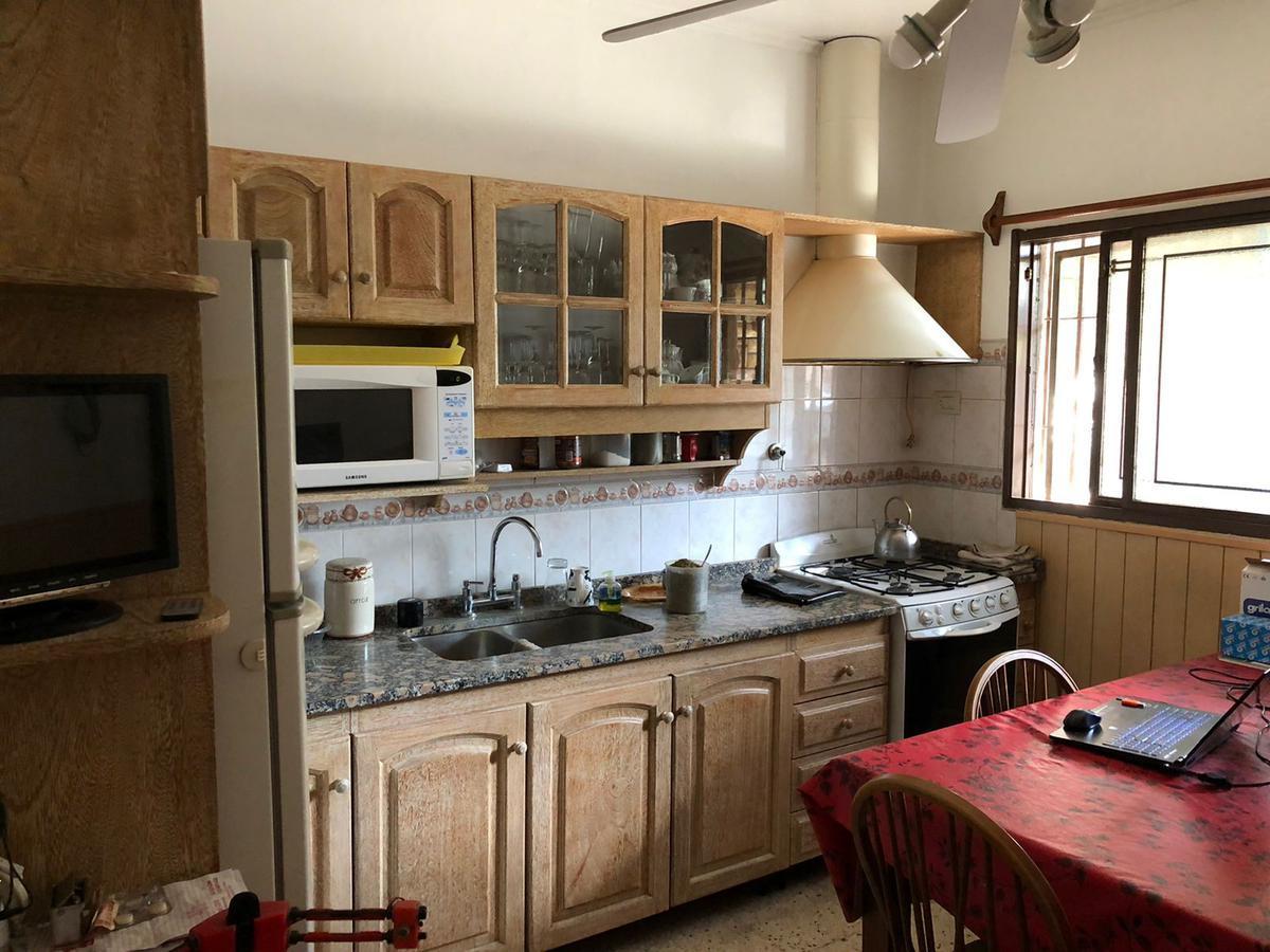Chalet - Monte Grande - 2 dormitorios - Terreno libre - Vende - Apto Credito