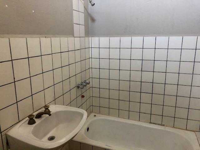 Casa - venta 2 dormitorios, terreno libre - Llavallol - Gabriel Suarez - Apta credito Hipotecario