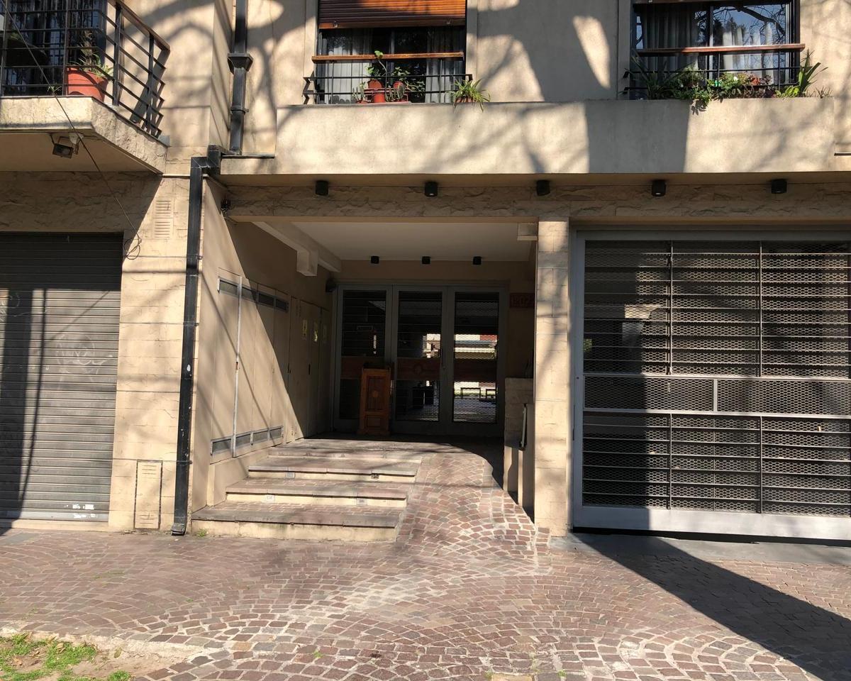 Departamento en  2do piso - Asensor - 2 Cocheras - Baulera - 2 Dormitorios - Vende Gabriel Suarez