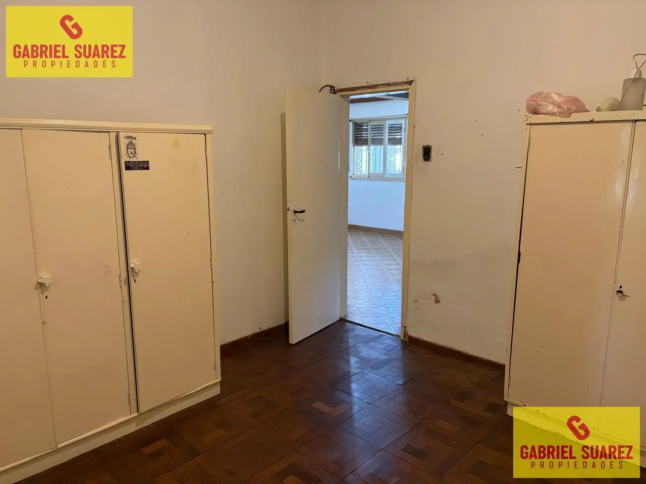 Casa 2 dormitorios - Entrada de auto compratida - llavallol 5