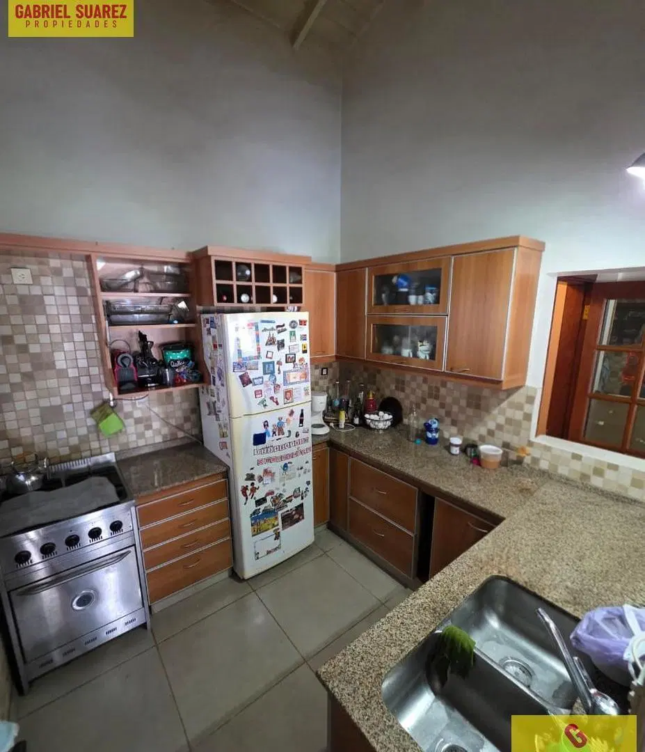 Impecable Chalet Remodelado en José Mármol - Lote 8.66x28 - Quincho A Estrenar, Piscina y Calefacció 4