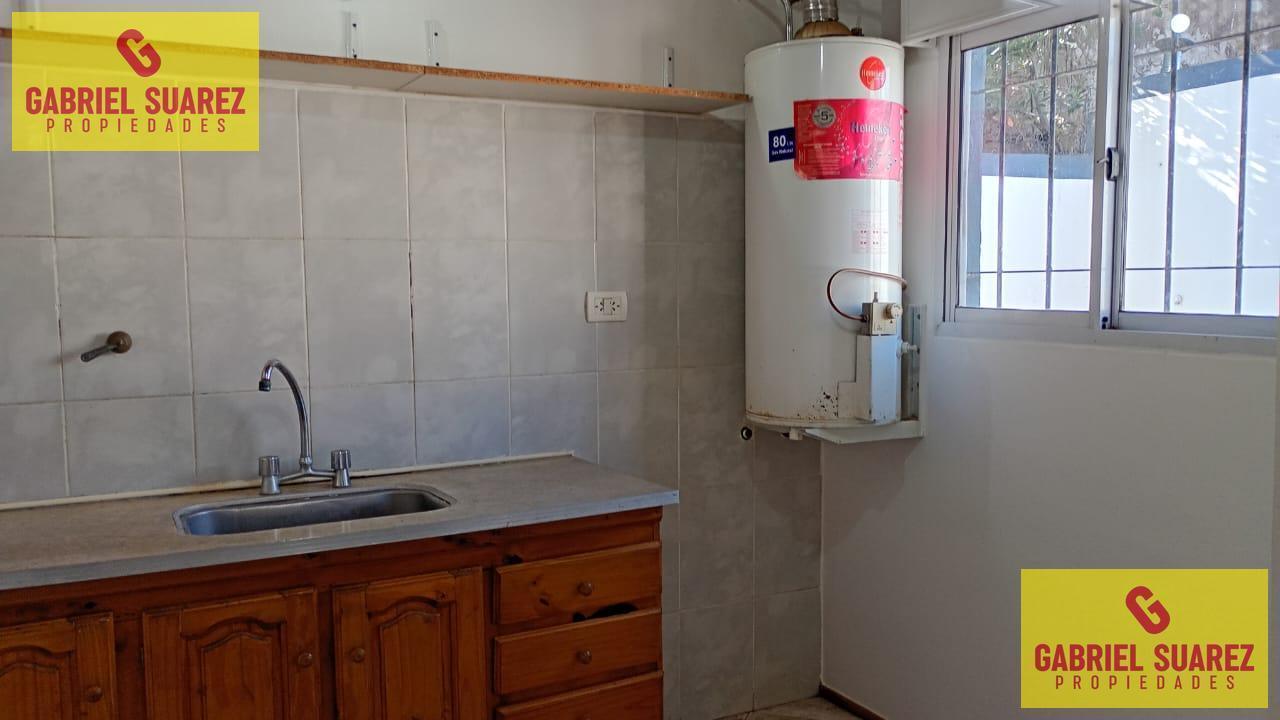 Foto de Casa tipo departamento - 1 dormitorio amplio - Garaje - Patio, imagen 4