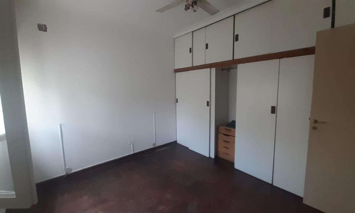 Casa 4 Amb con Parque y Pileta en Venta 3