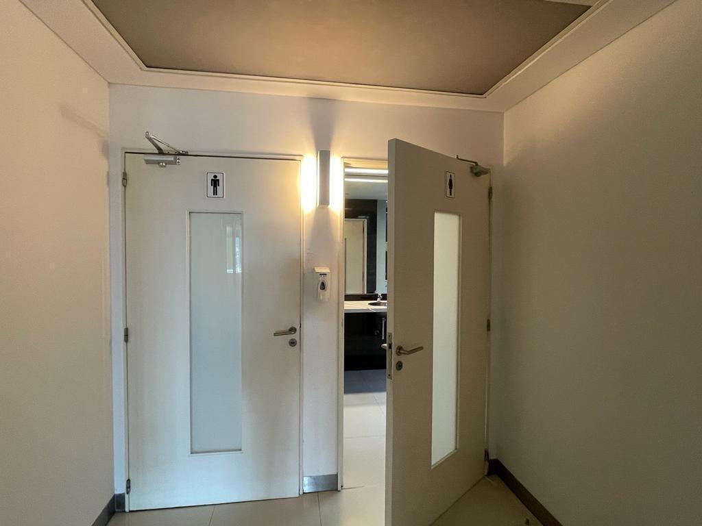Foto de Modernas oficinas de planta libre en edificio AAA, imagen 4