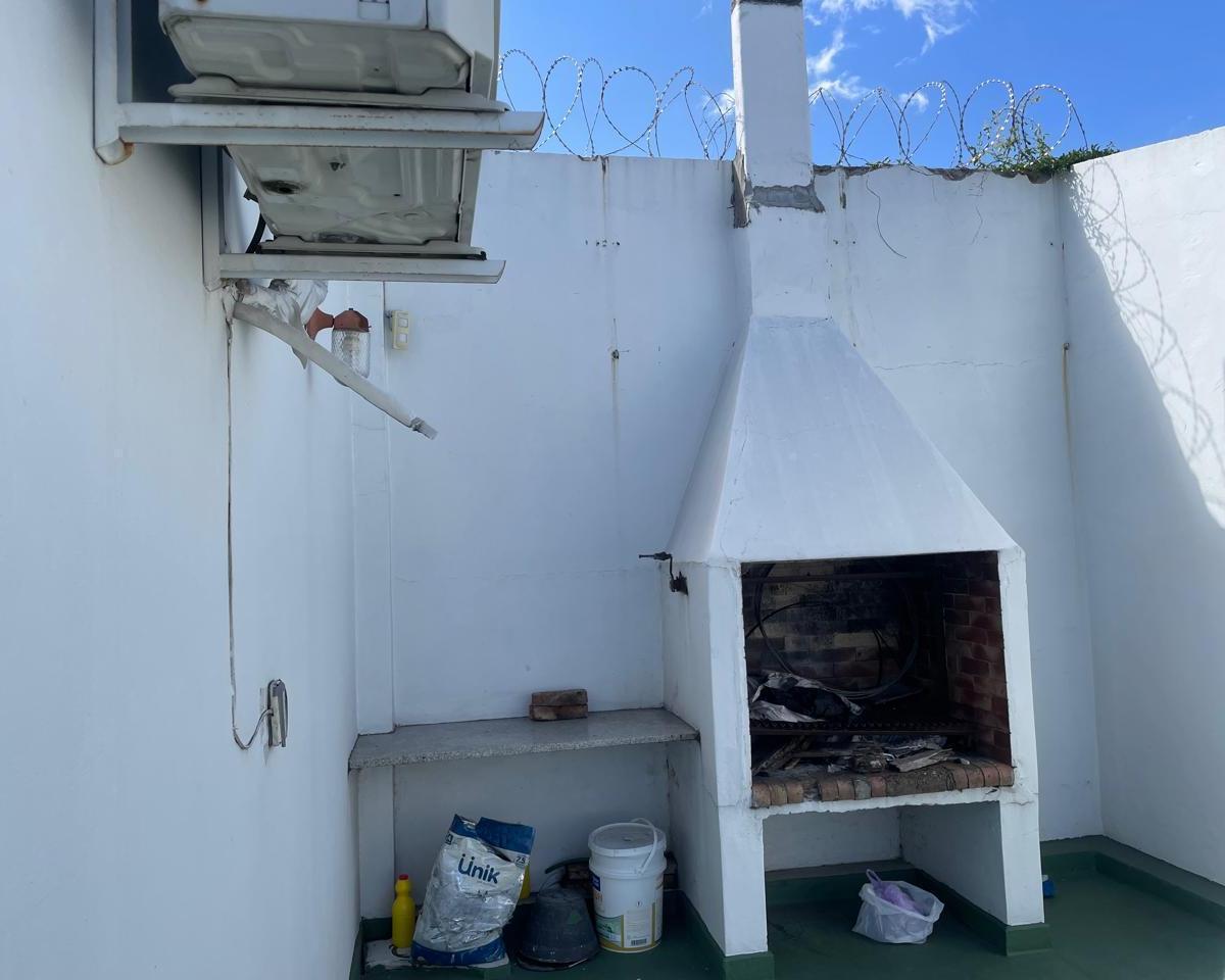 Casa con Galpón en Venta 2