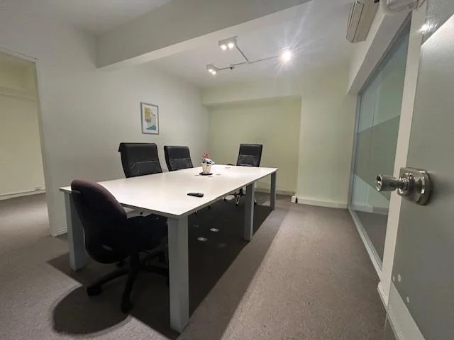 Piso de oficina en excelente estado 2