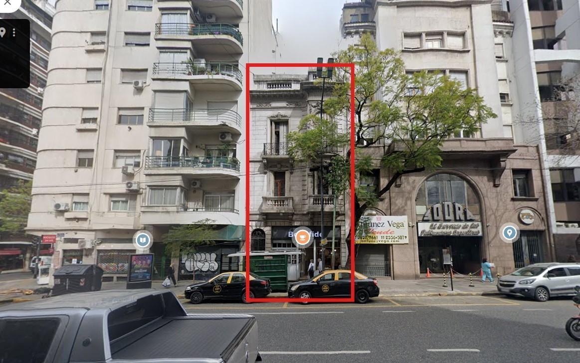 Edificio con local y 3 pisos de depto