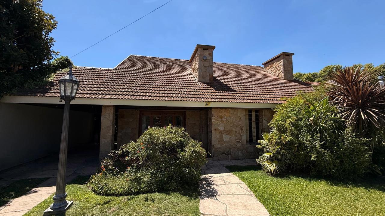 Casa en venta en Temperley