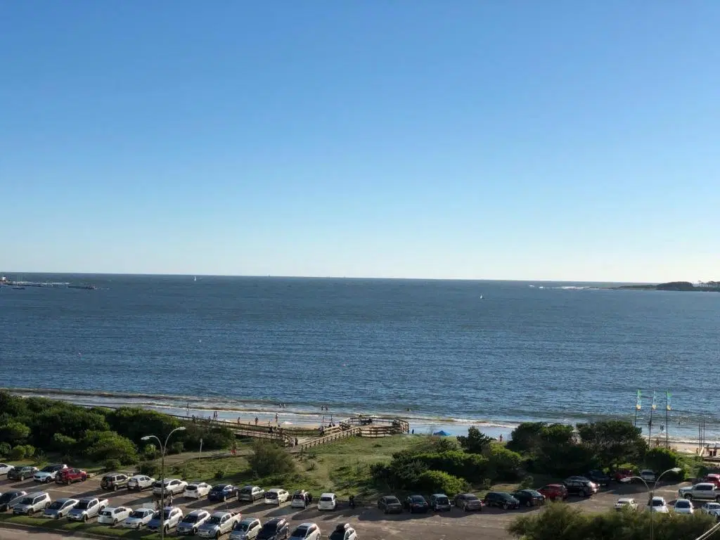 Departamento con vista al mar, puerto e Isla Gorriti. 2