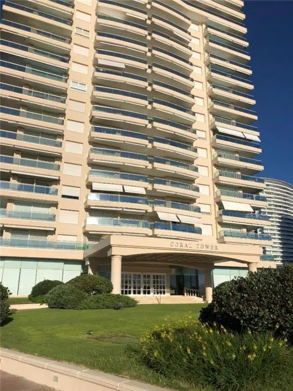 Departamento con vista al mar, puerto e Isla Gorriti. 3