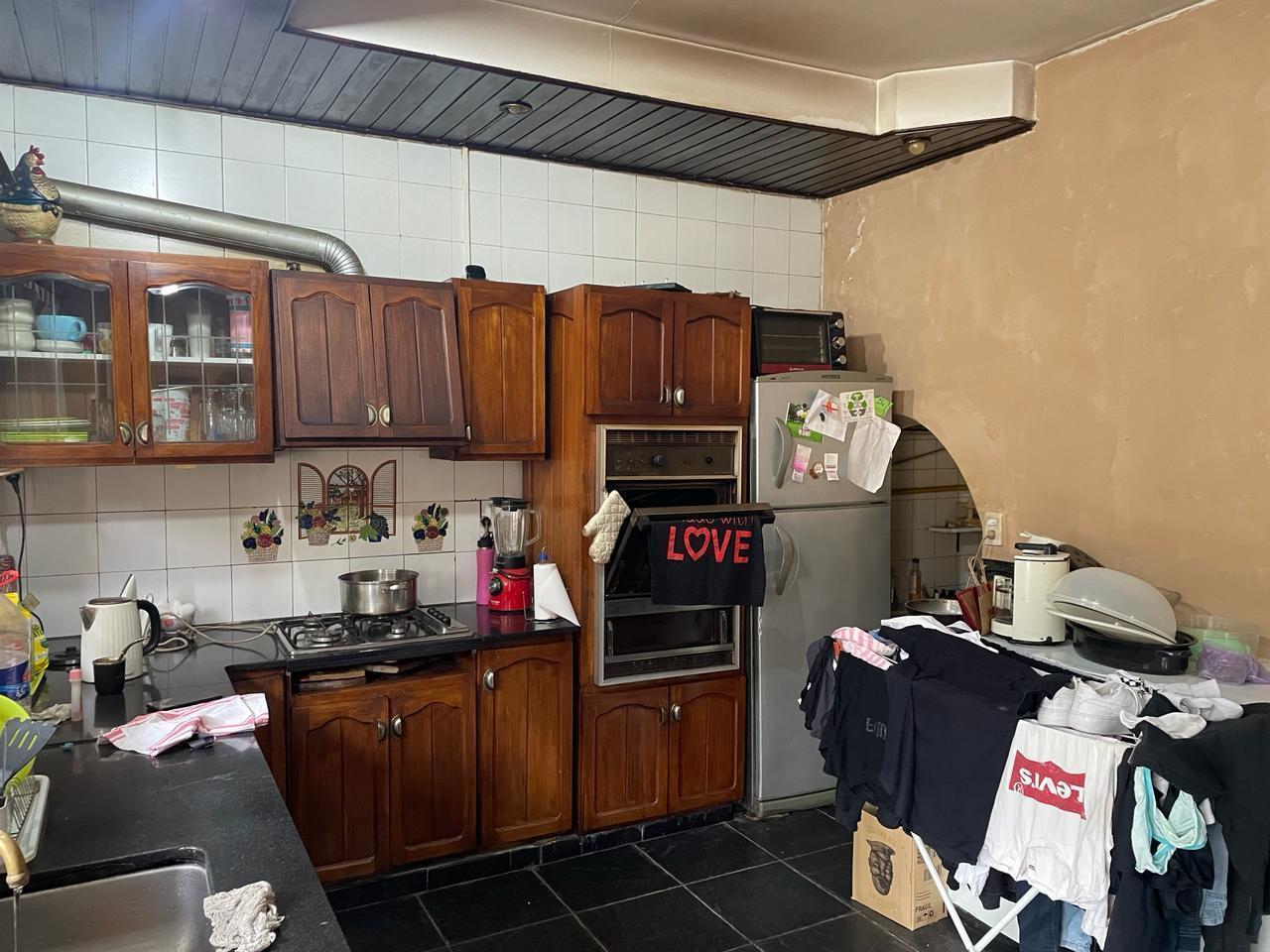 Foto de Casa en Venta 4 amb con fondo libre en Lanus Oeste, imagen 2