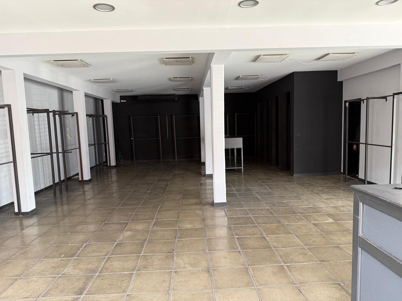 Foto de Local en alquiler Lomas de Zamora, imagen 4