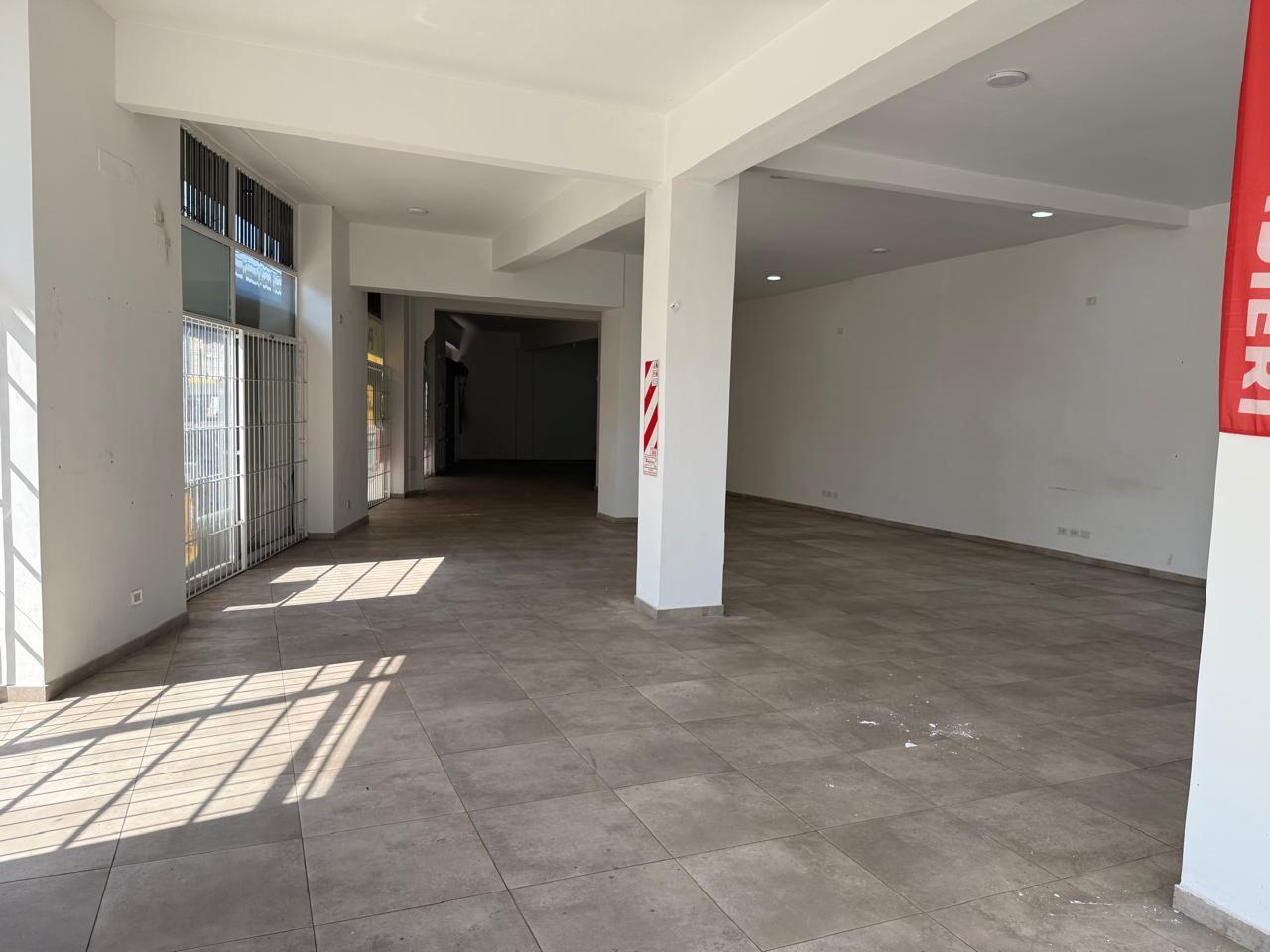 Foto de Local en equina en Gerli - LANUS, imagen 1