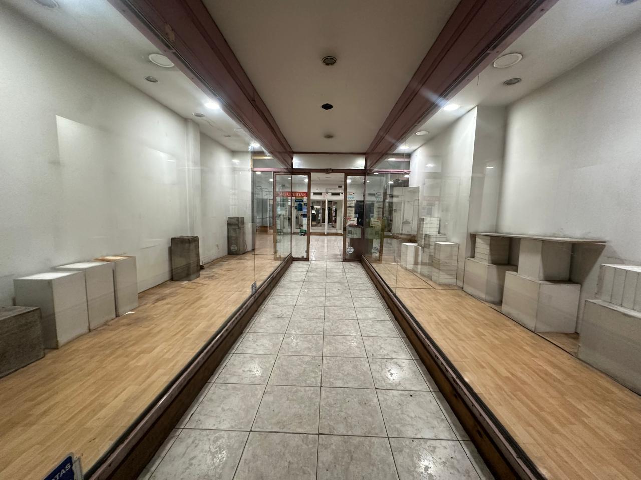 Foto de Local de 100 metros en el centro Pompeya, imagen 1