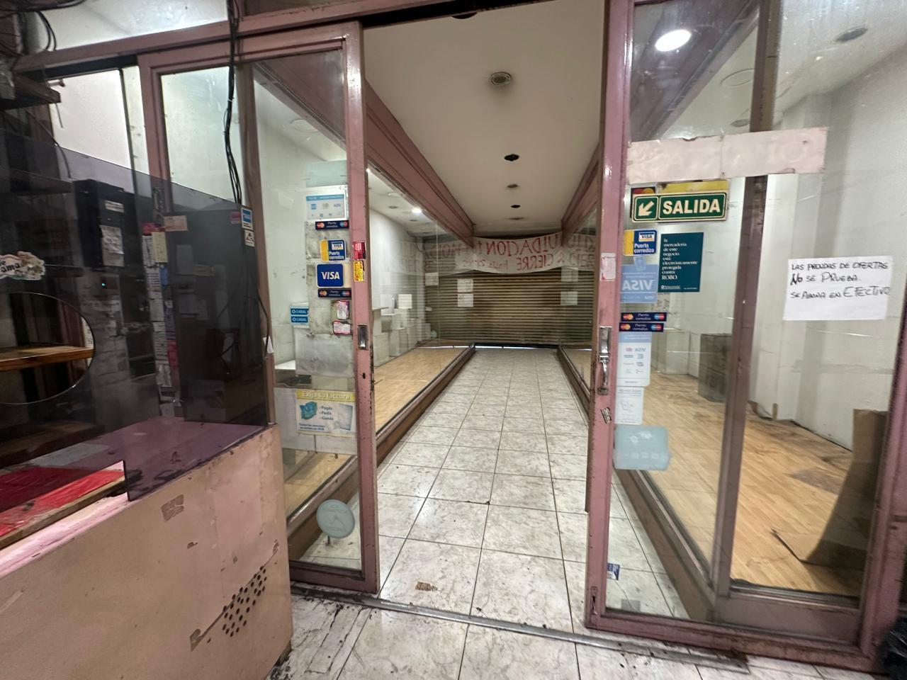 Foto de Local de 100 metros en el centro Pompeya, imagen 2