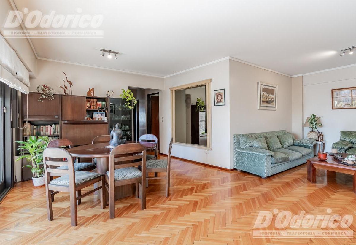 Departamento de 4 Dorm., Espacio Guarda Coche Fijo, Cubierto y Baulera en Venta en Caballito 1