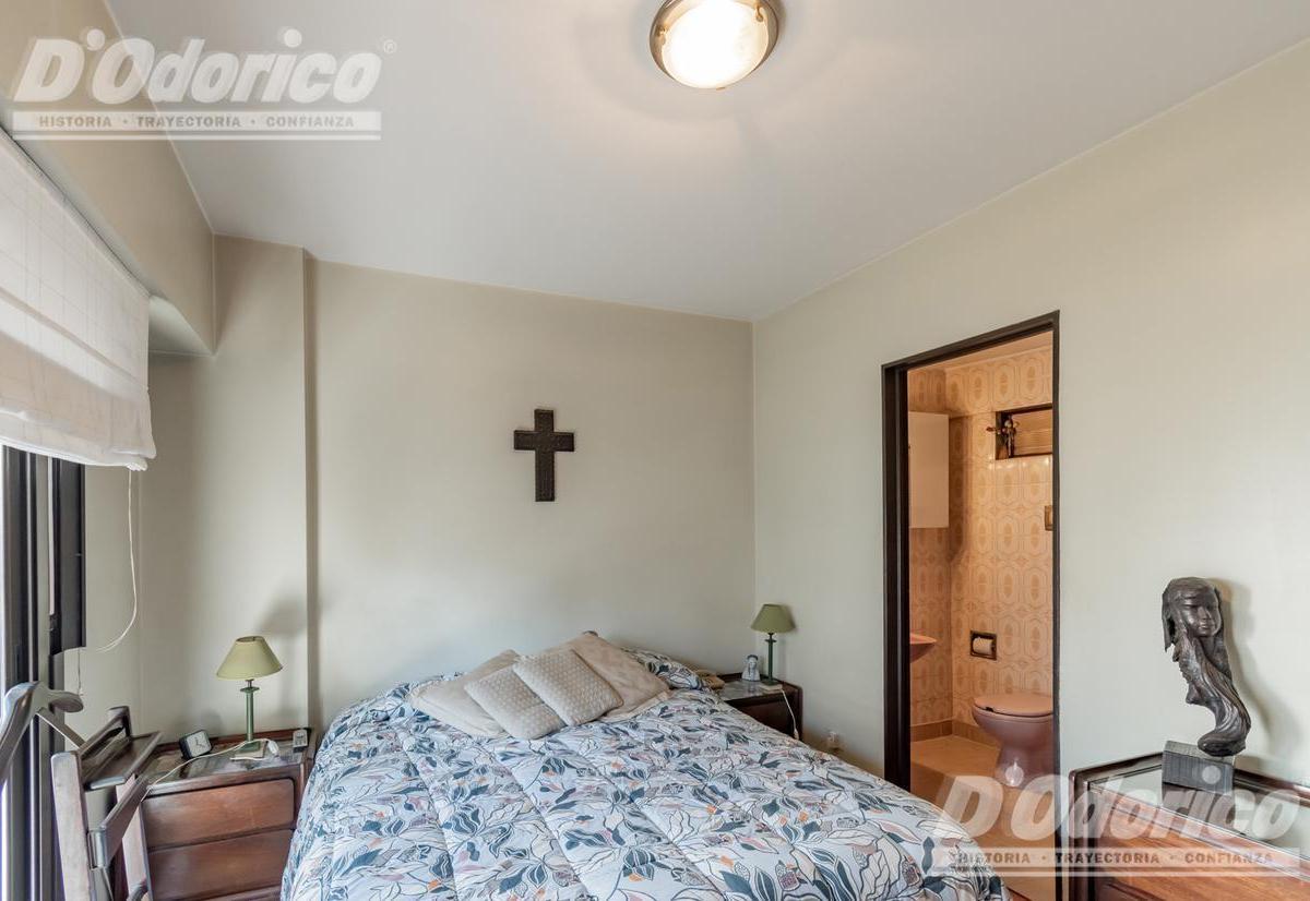 Departamento de 4 Dorm., Espacio Guarda Coche Fijo, Cubierto y Baulera en Venta en Caballito 4